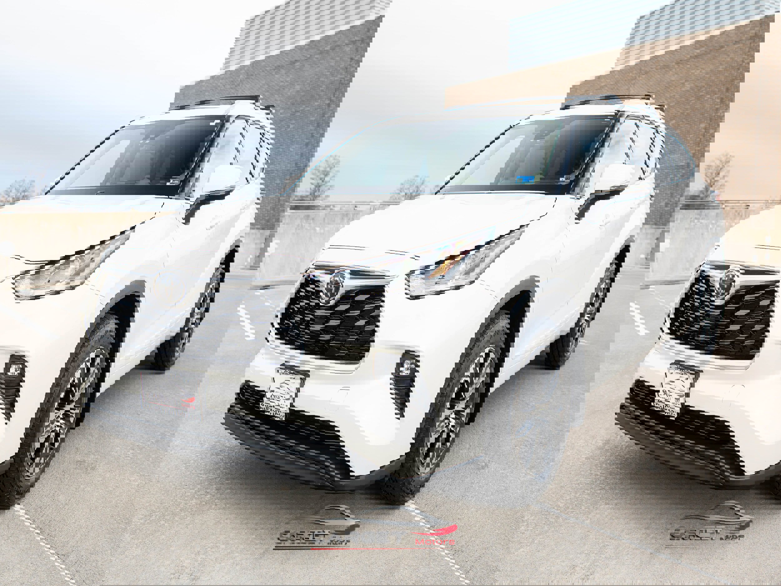 Used 2021 Toyota Highlander XLE image 3