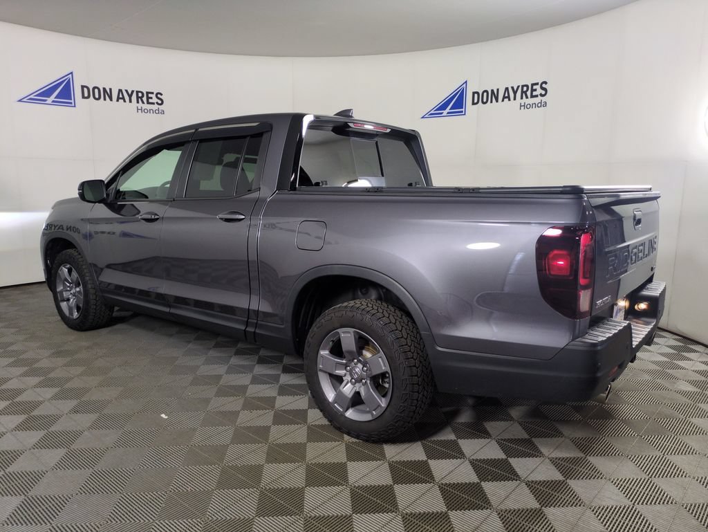 Certified 2025 Honda Ridgeline TrailSport image 3