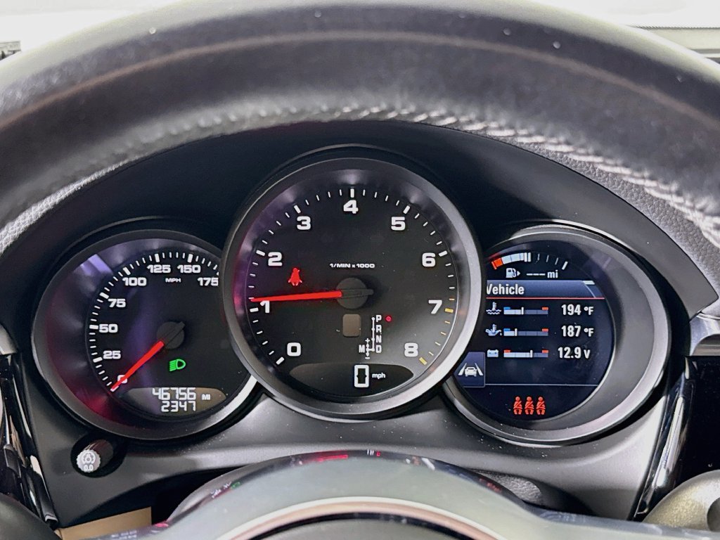 Certified 2021 Porsche Macan AWD/4WD image 13