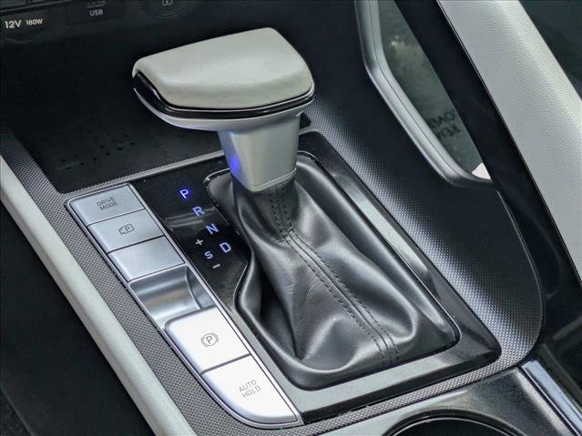 Used 2023 Hyundai Elantra Limited image 13