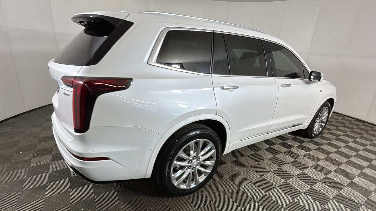 Used 2021 Cadillac XT6 Premium Luxury AWD/4WD image 3