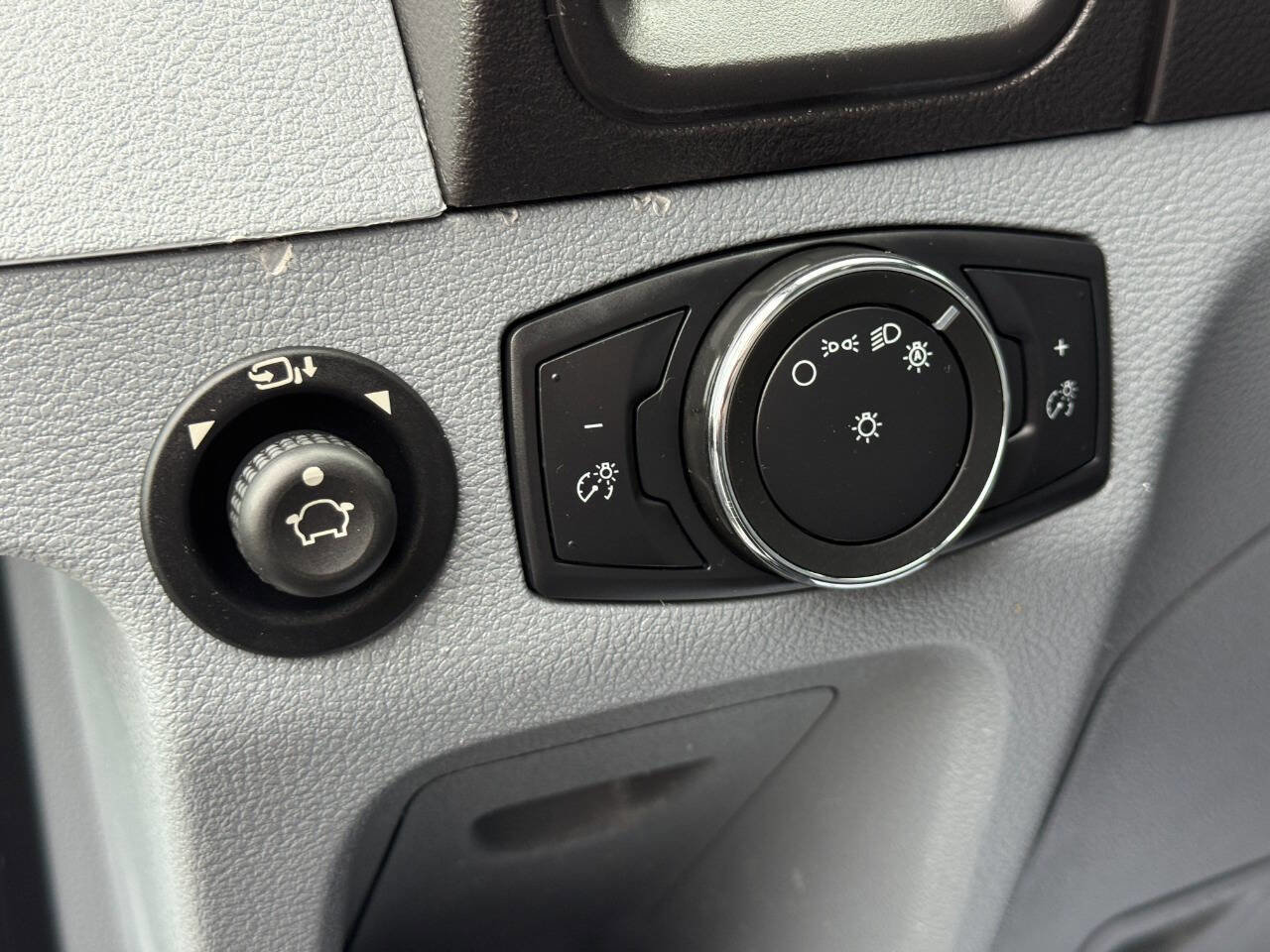 Used 2019 Ford Transit 350 148 Low Roof RWD image 15