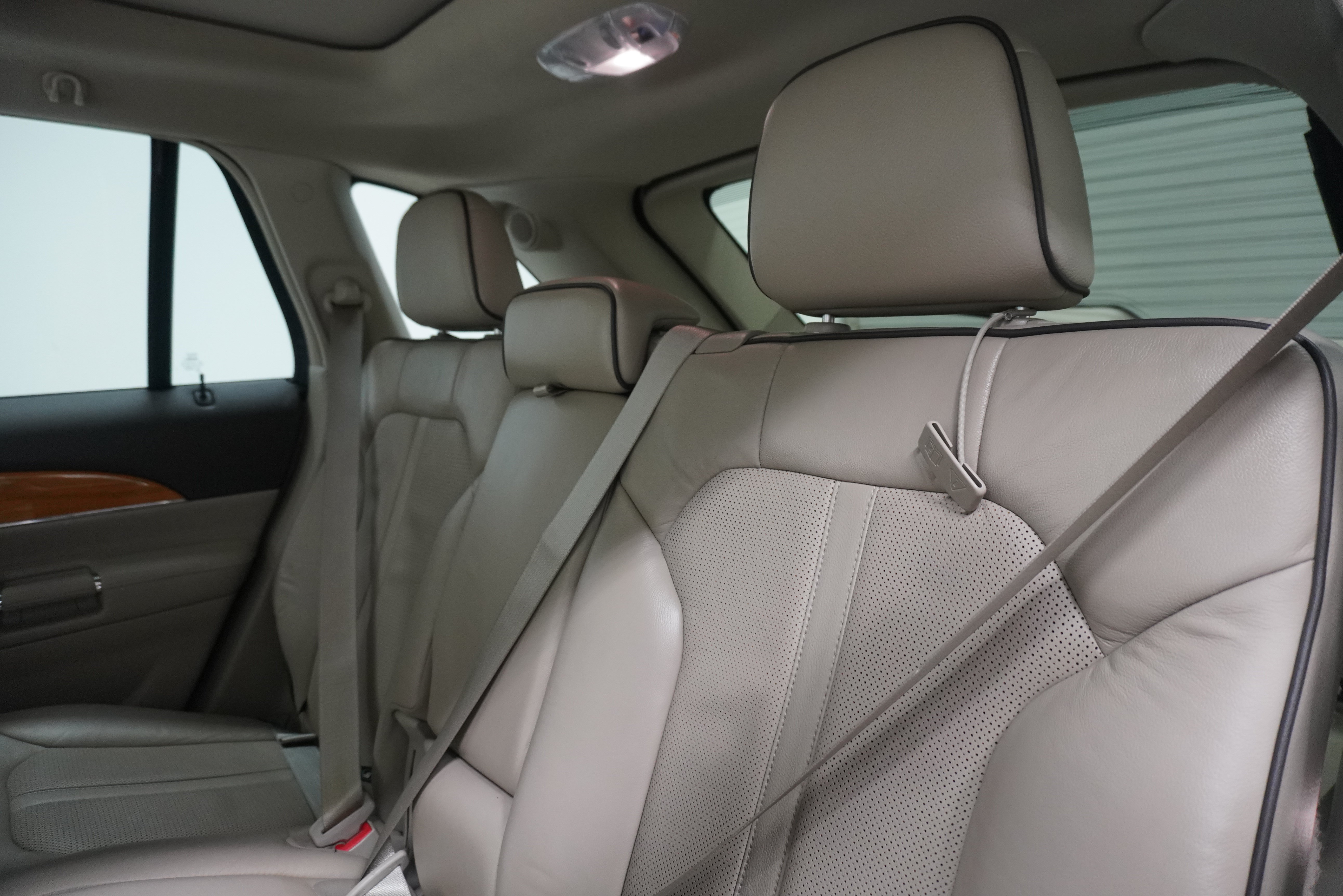 Used 2014 Lincoln MKX FWD w/ Equipment Group 102A image 12