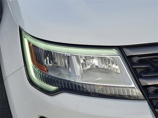 Used 2018 Ford Explorer XLT w/ Equipment Group 202A image 9