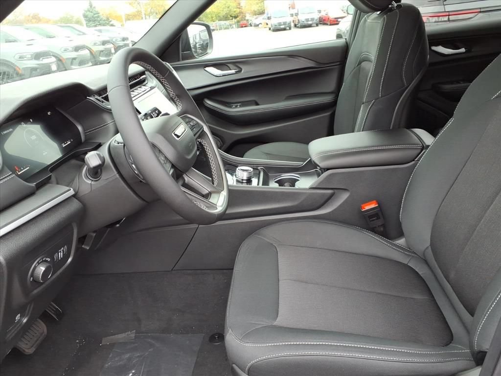 New 2025 Jeep Grand Cherokee L Laredo AWD/4WD image 8