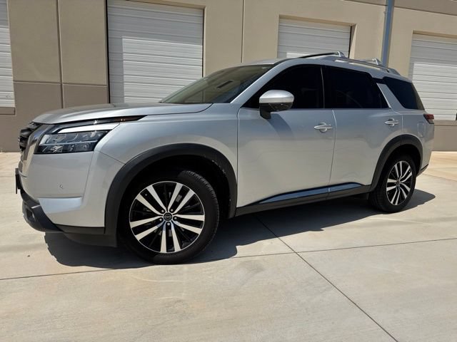 Used 2023 Nissan Pathfinder Platinum w/ Cargo Package AWD/4WD image 1