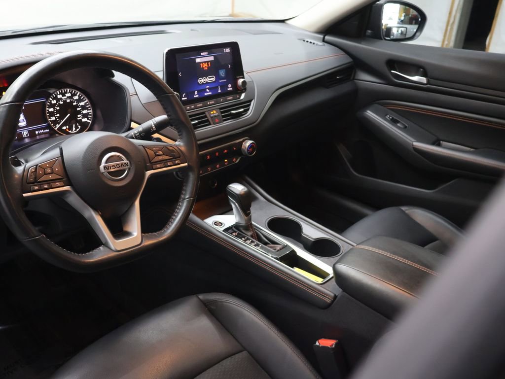 Used 2022 Nissan Altima 2.0 SR image 17