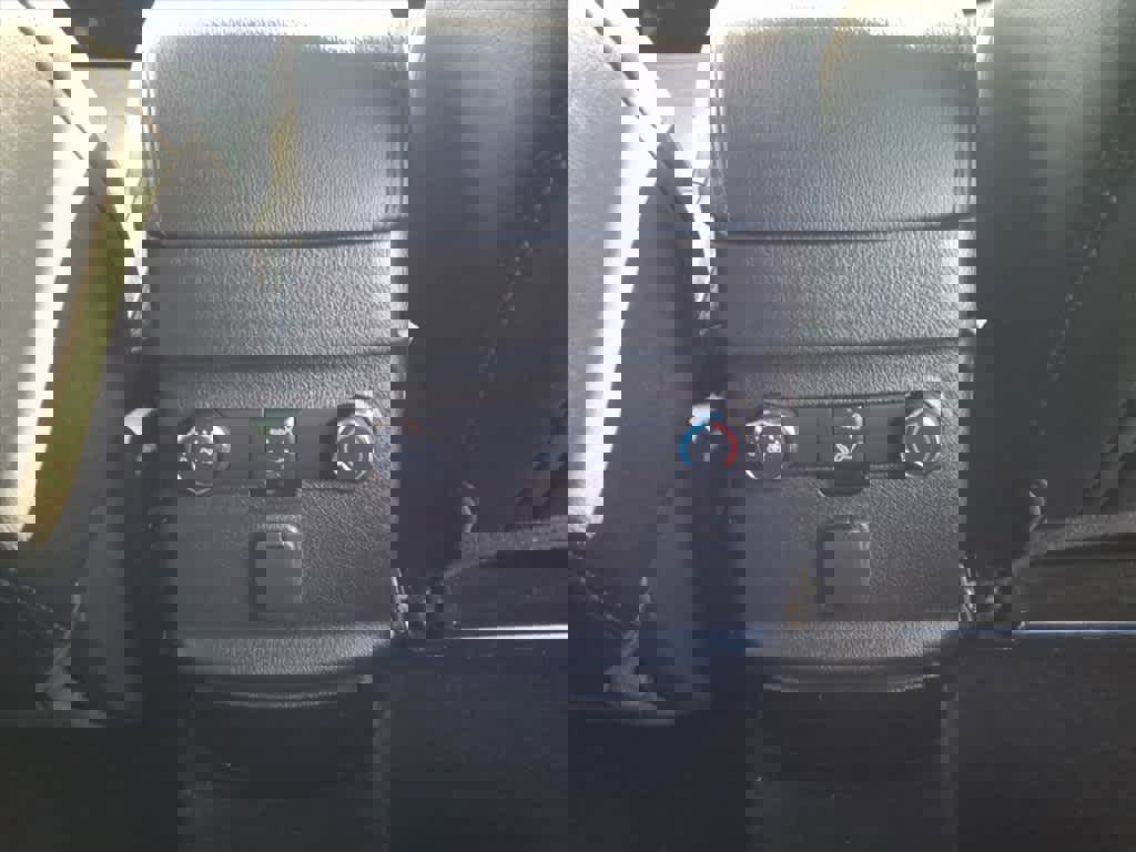 Used 2018 Ford Explorer XLT w/ Equipment Group 202A image 14