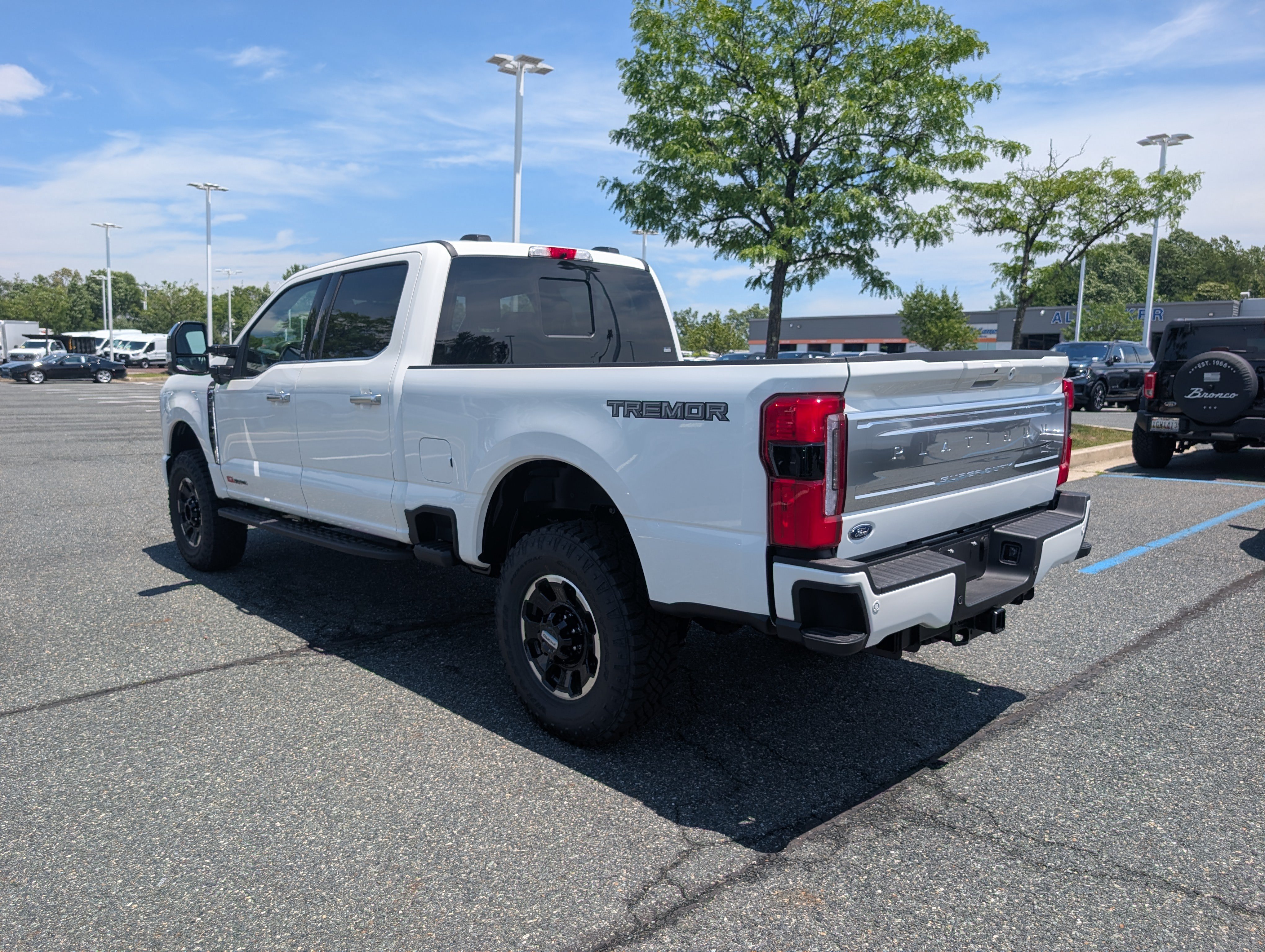 New 2026 Ford F250 Platinum w/ Platinum Plus Package AWD/4WD image 3