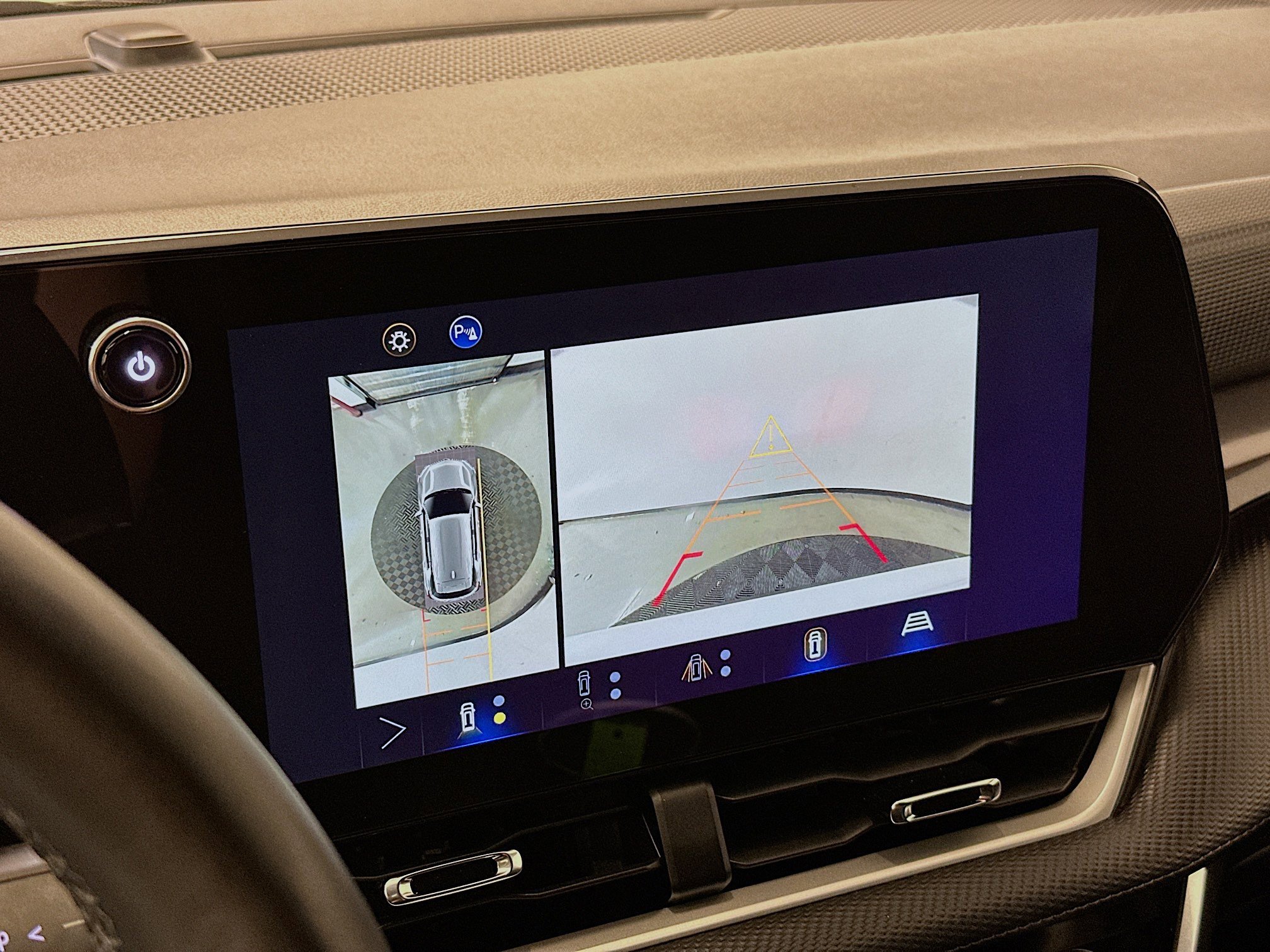 Used 2025 Chevrolet Equinox LT w/ Convenience Package II image 23