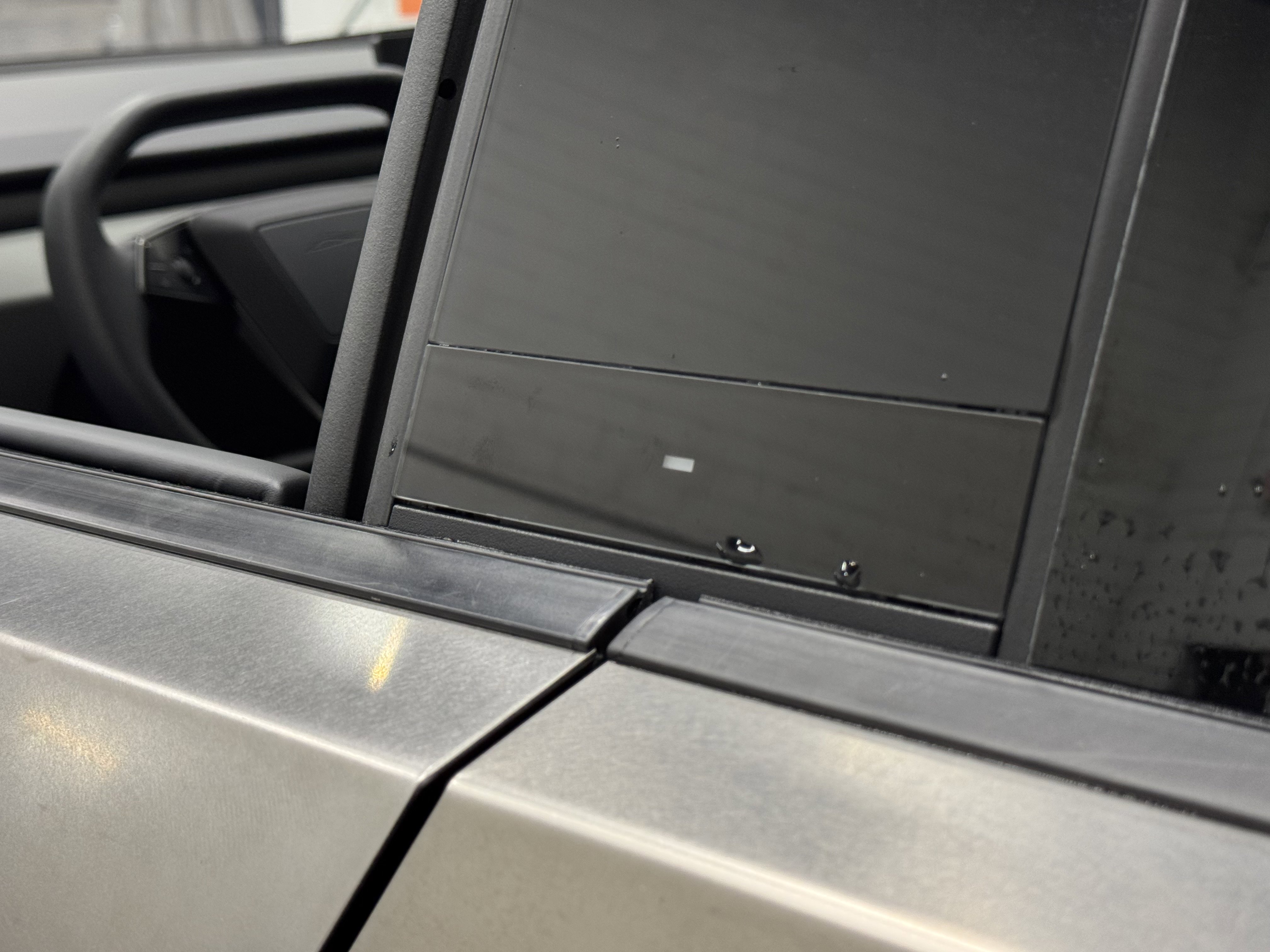 Used 2025 Tesla Cybertruck AWD Crew Cab image 10