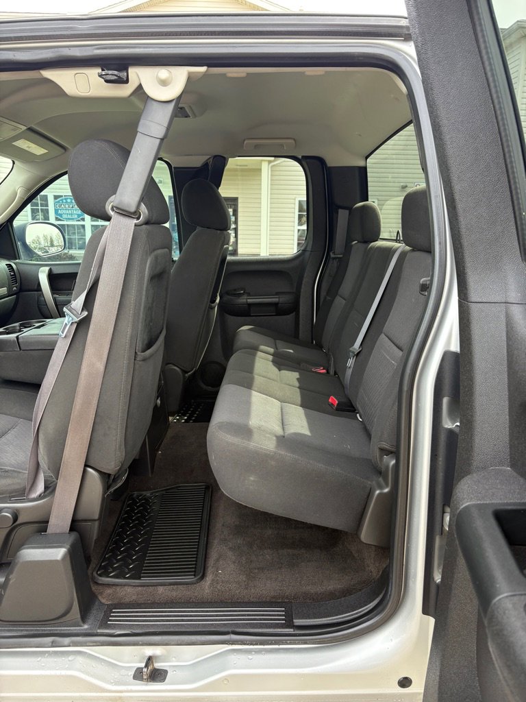 Used 2011 Chevrolet Silverado 1500 LT AWD/4WD image 10