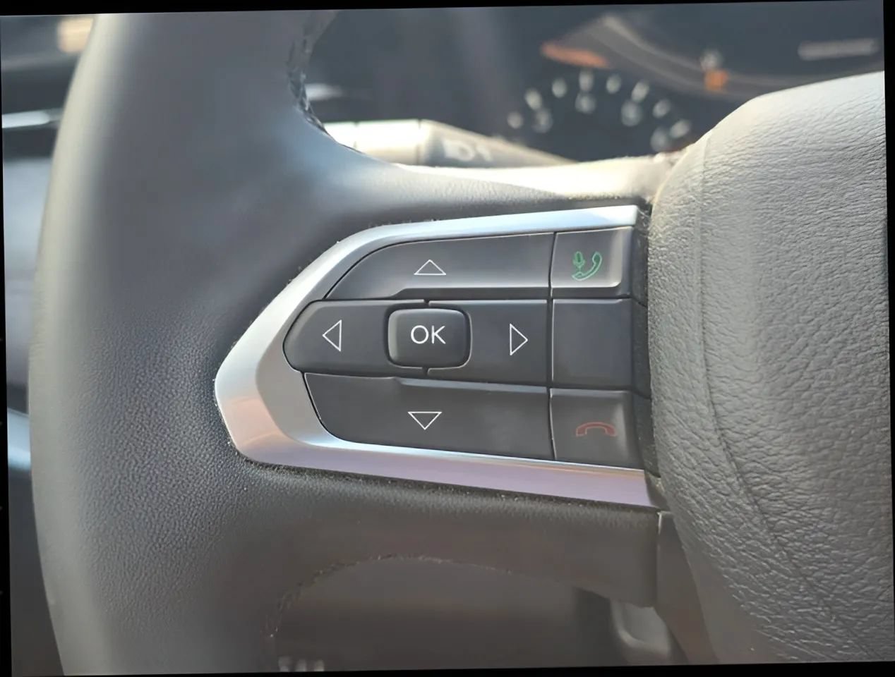 Used 2023 Jeep Compass Latitude AWD/4WD image 23