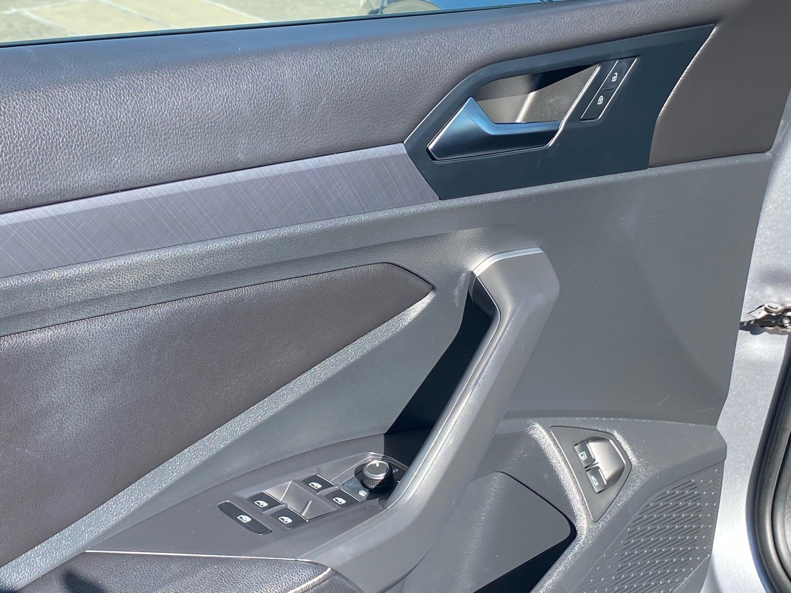 Certified 2023 Volkswagen Jetta SE FWD image 21