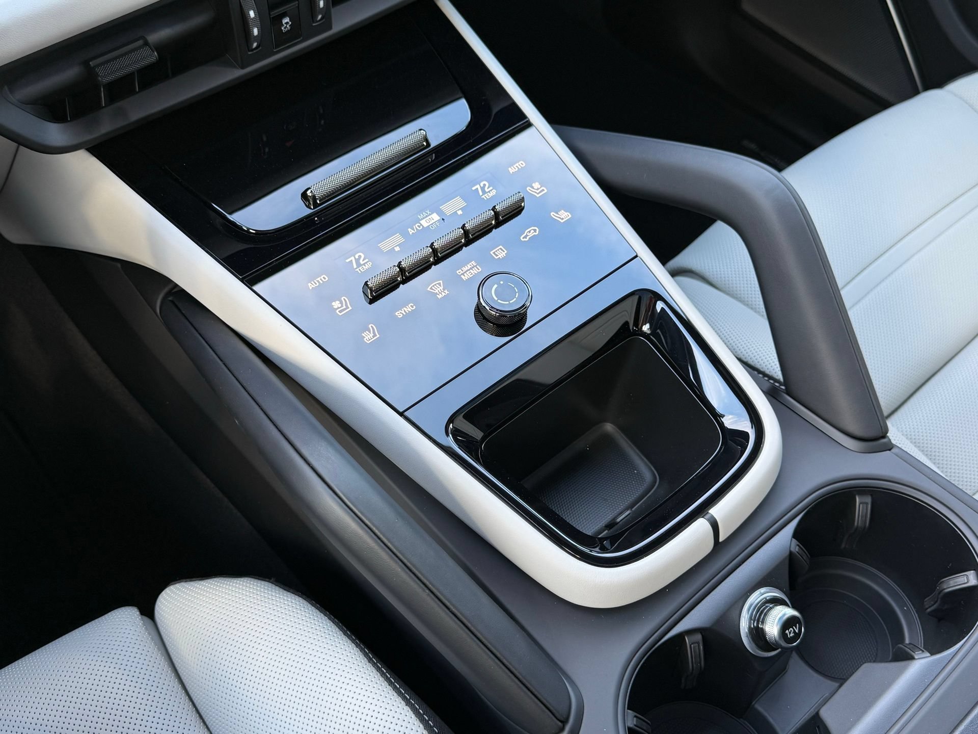 New 2026 Porsche Cayenne Turbo AWD/4WD image 22