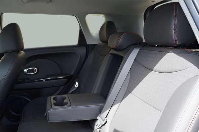 Used 2018 Kia Soul ! FWD image 13