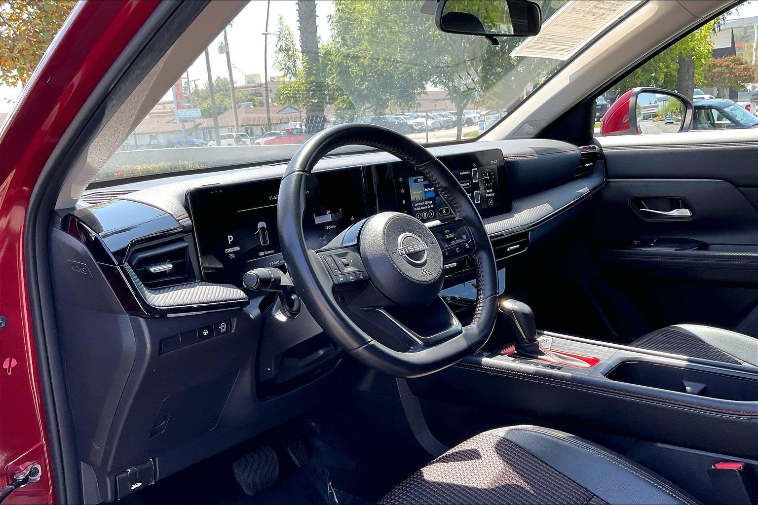 Used 2025 Nissan Kicks SR FWD image 17