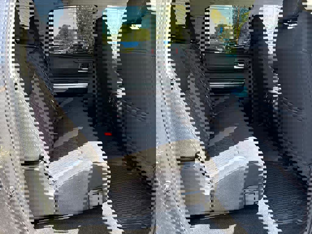 Used 2017 Toyota Tundra SR5 AWD/4WD image 8