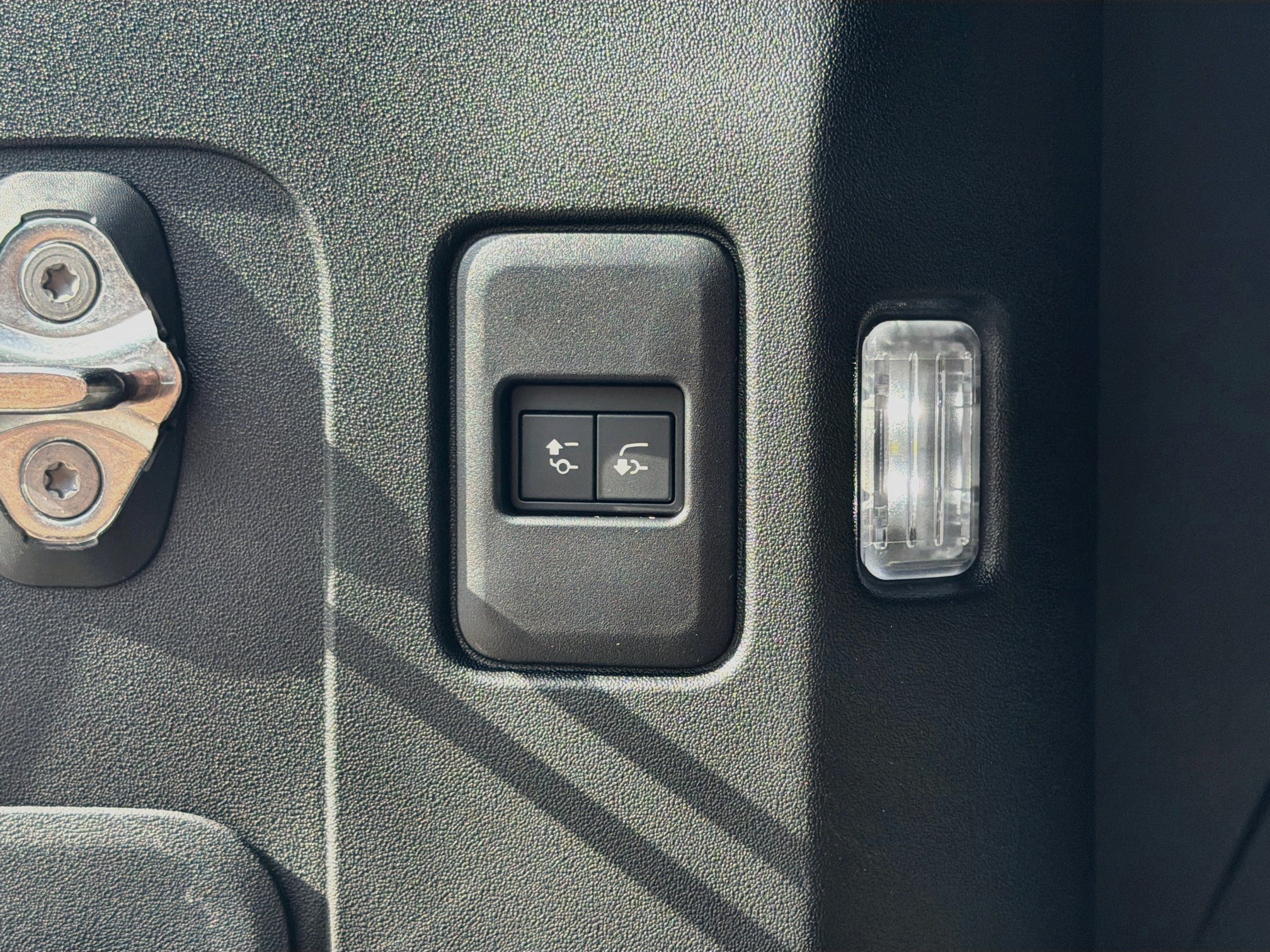 New 2026 Land Rover Defender 110 X-Dynamic SE AWD/4WD image 44