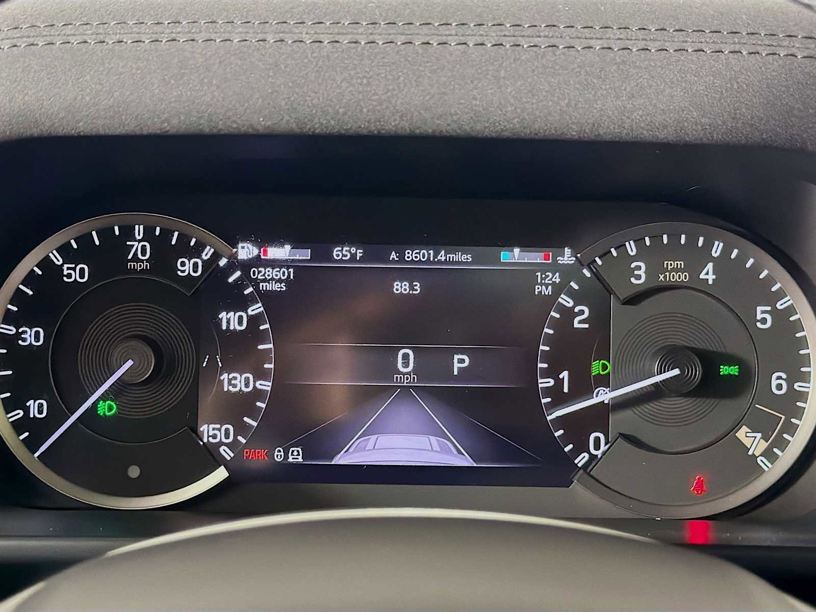 Used 2023 Land Rover Defender 130 SE image 12