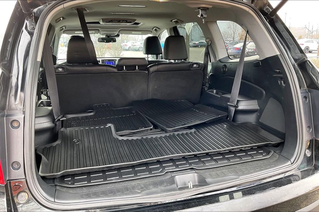 Used 2016 Honda Pilot Touring image 30