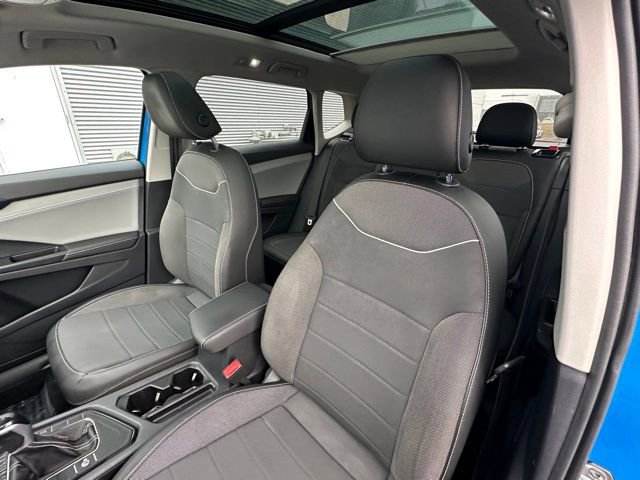 Certified 2024 Volkswagen Taos SE image 29