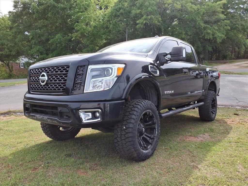 Used 2017 Nissan Titan XD AWD/4WD image 10