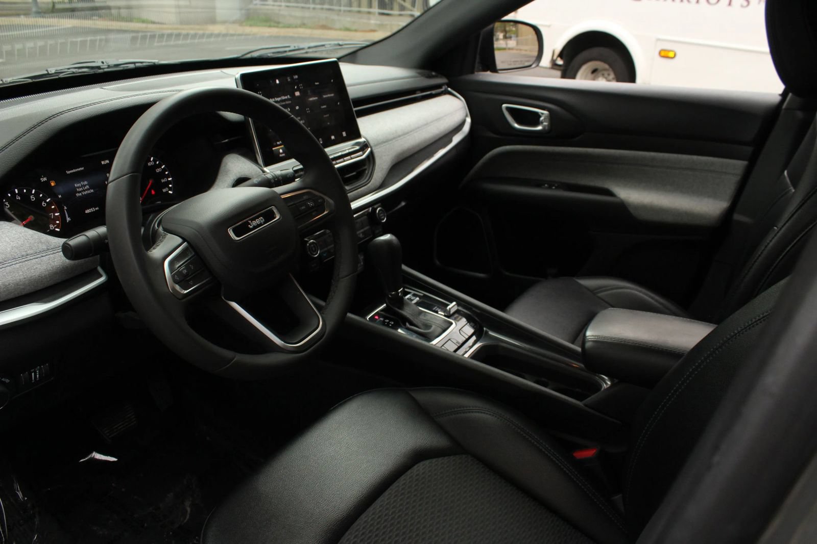 Used 2024 Jeep Compass Latitude AWD/4WD image 13