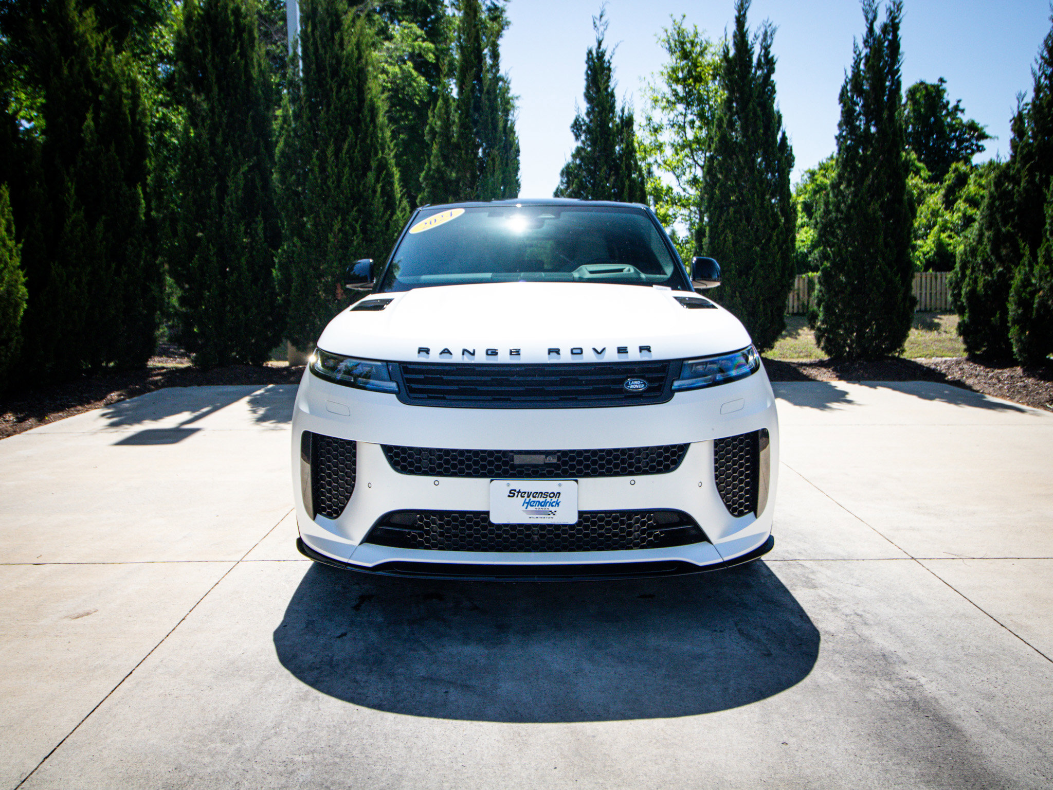 Used 2024 Land Rover Range Rover Sport AWD/4WD image 3