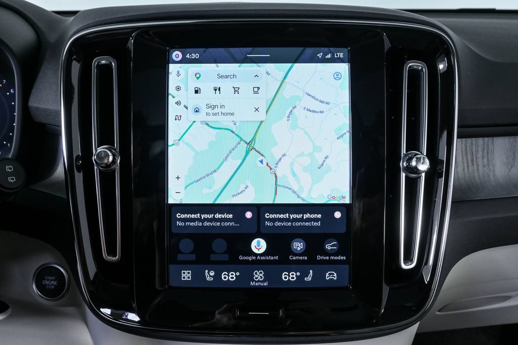 Certified 2026 Volvo XC40 B5 Plus AWD/4WD image 16