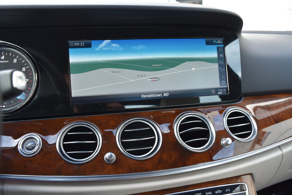 Used 2019 Mercedes-Benz E 300 4MATIC w/ Driver Assistance Package image 16