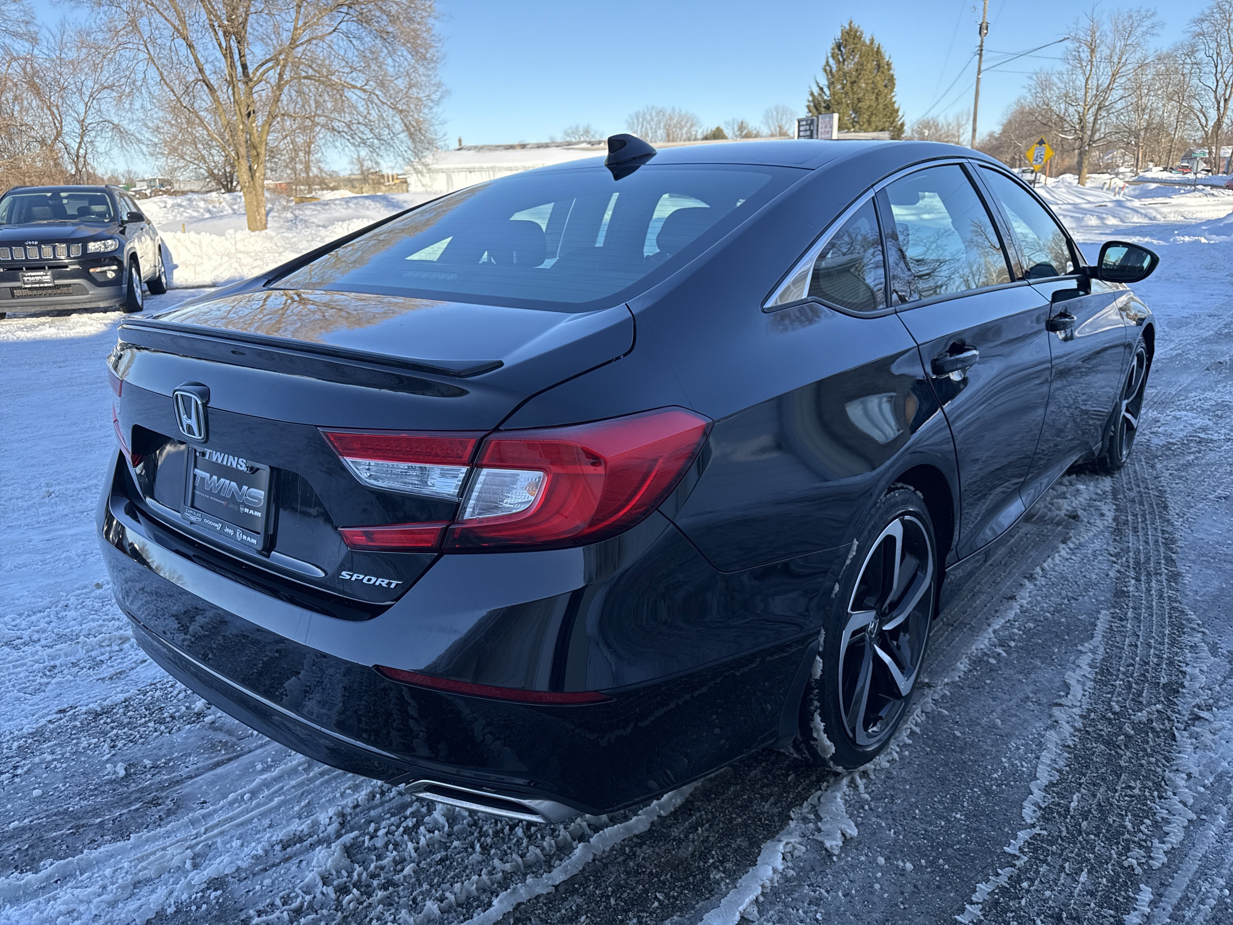 Used 2022 Honda Accord Sport image 3