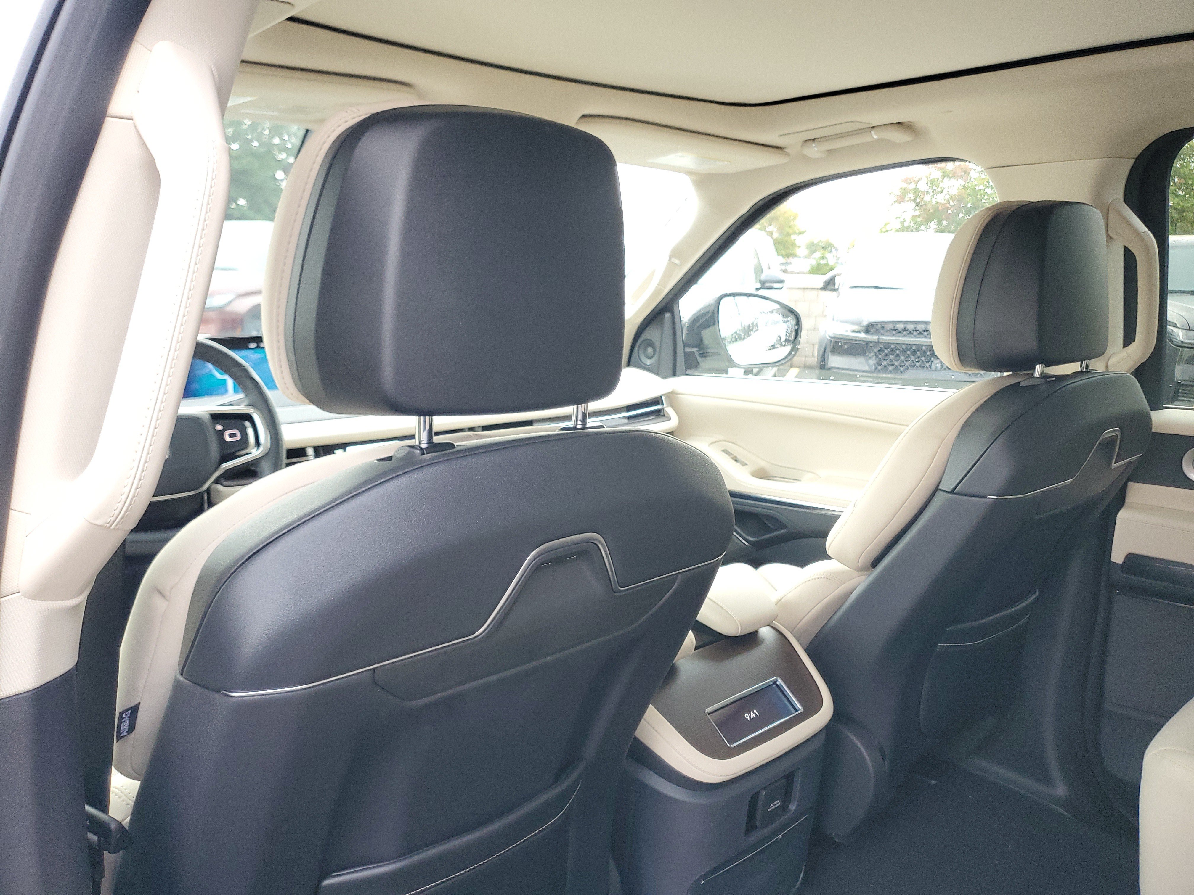 New 2027 Lincoln Navigator Reserve AWD/4WD image 28
