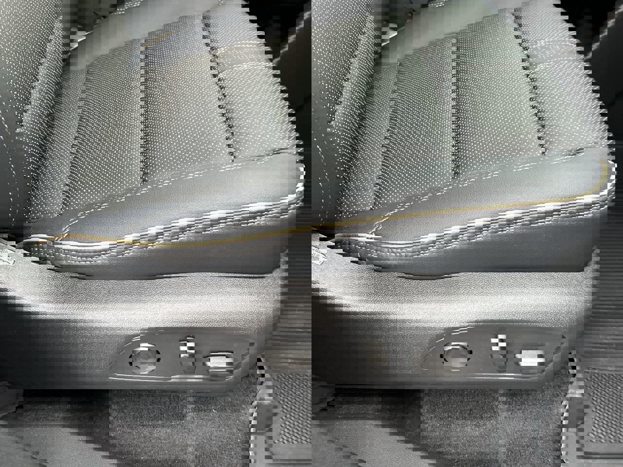 Used 2026 Chevrolet Traverse High Country w/ LPO, Floor Liner Package image 15