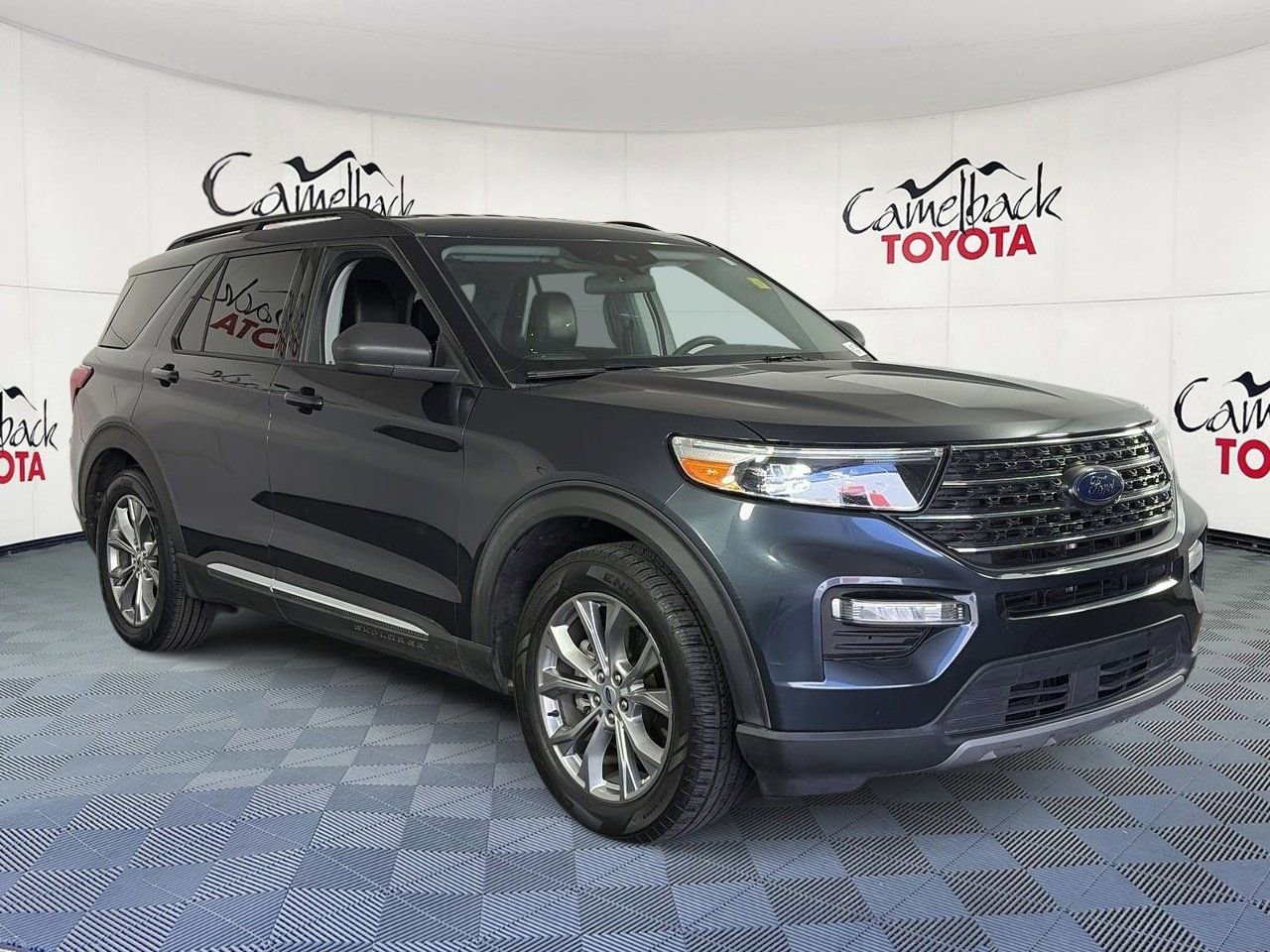Used 2022 Ford Explorer XLT w/ Equipment Group 202A RWD image 3