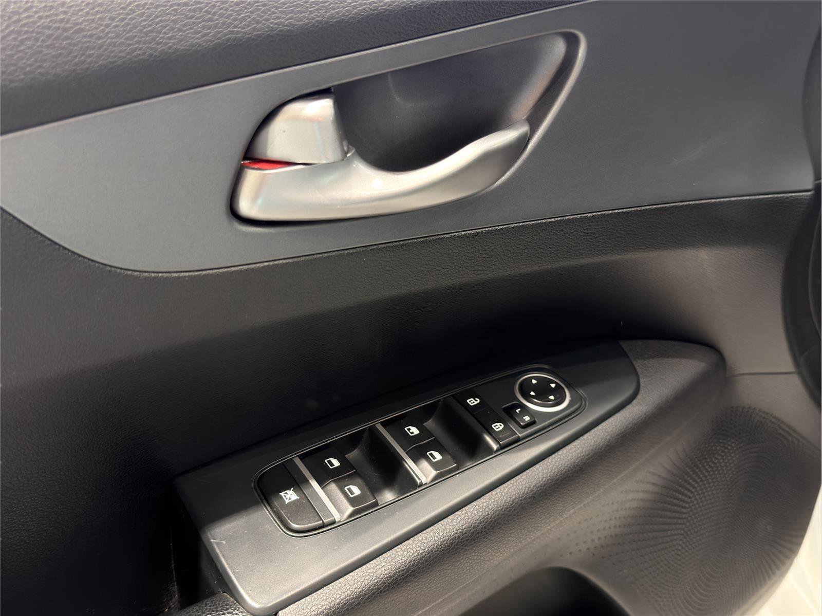 Used 2021 Kia Forte LXS image 14