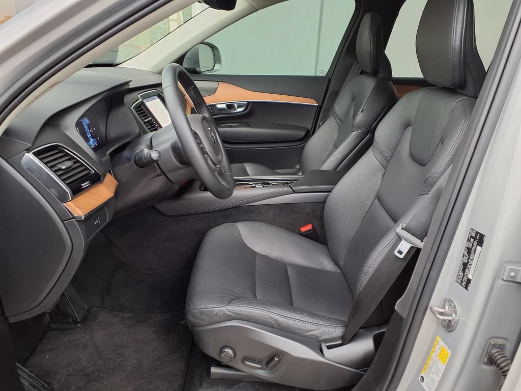 Certified 2023 Volvo XC90 B5 Plus w/ Protection Package AWD/4WD image 7