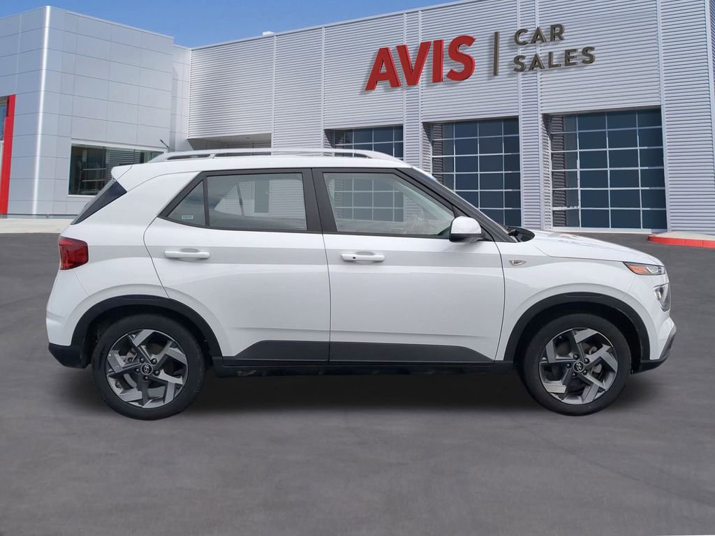 Used 2025 Hyundai Venue SEL image 7