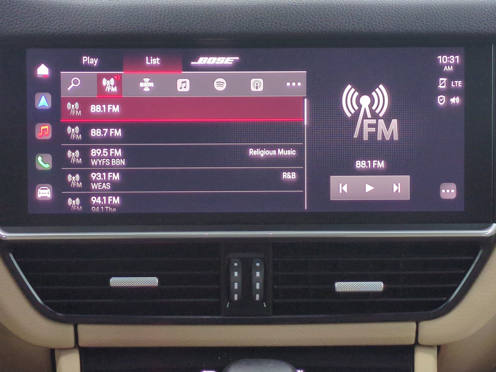 Certified 2023 Porsche Cayenne Platinum Edition image 18