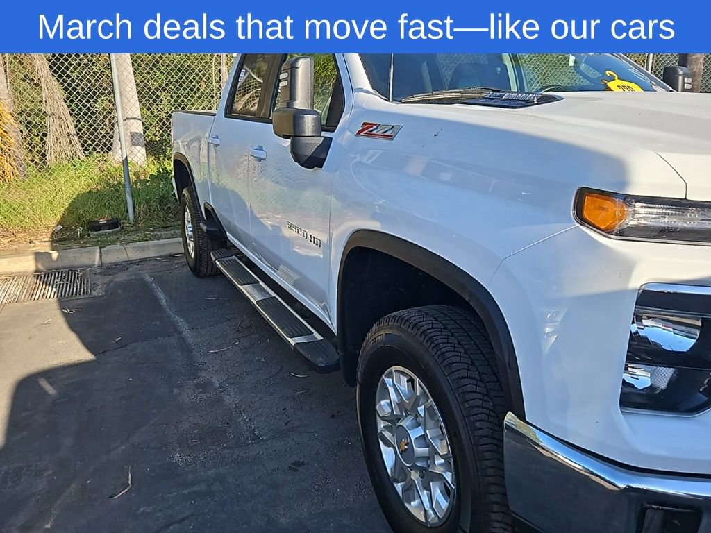 Used 2024 Chevrolet Silverado 2500 LT image 2