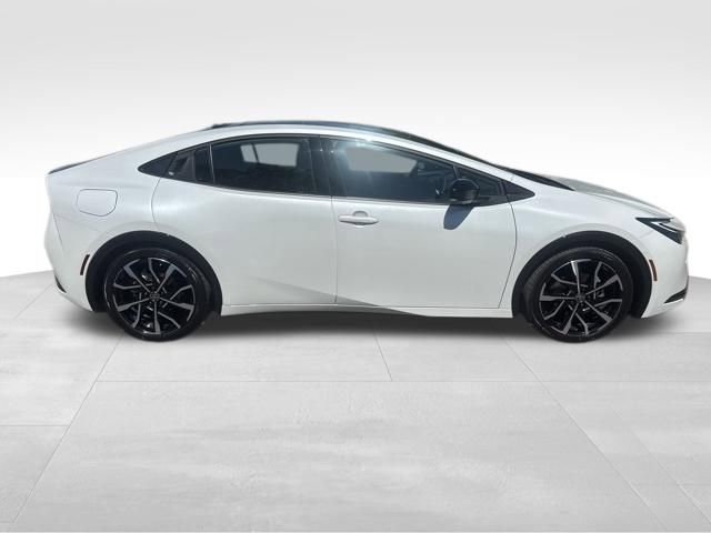 Used 2025 Toyota Prius Plug-In Hybrid w/ Limited Premium Package FWD image 8