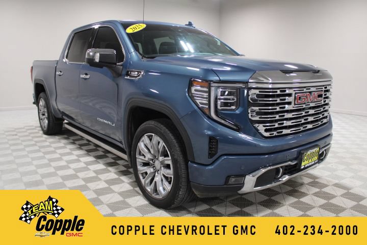 Used 2025 GMC Sierra 1500 Denali w/ Denali Reserve Package AWD/4WD image 1