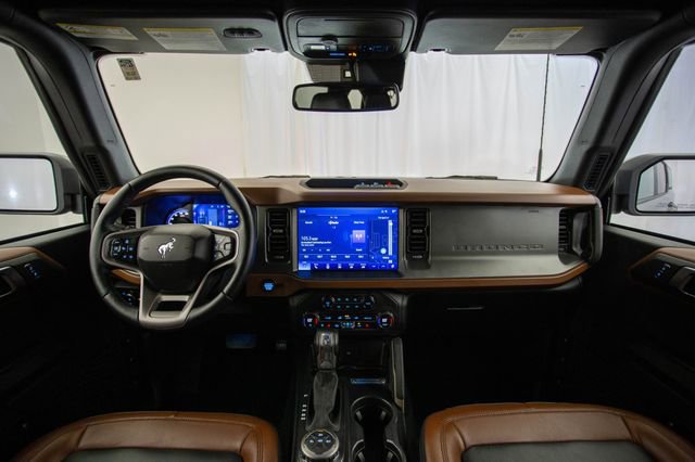 Used 2024 Ford Bronco Outer Banks AWD/4WD image 12