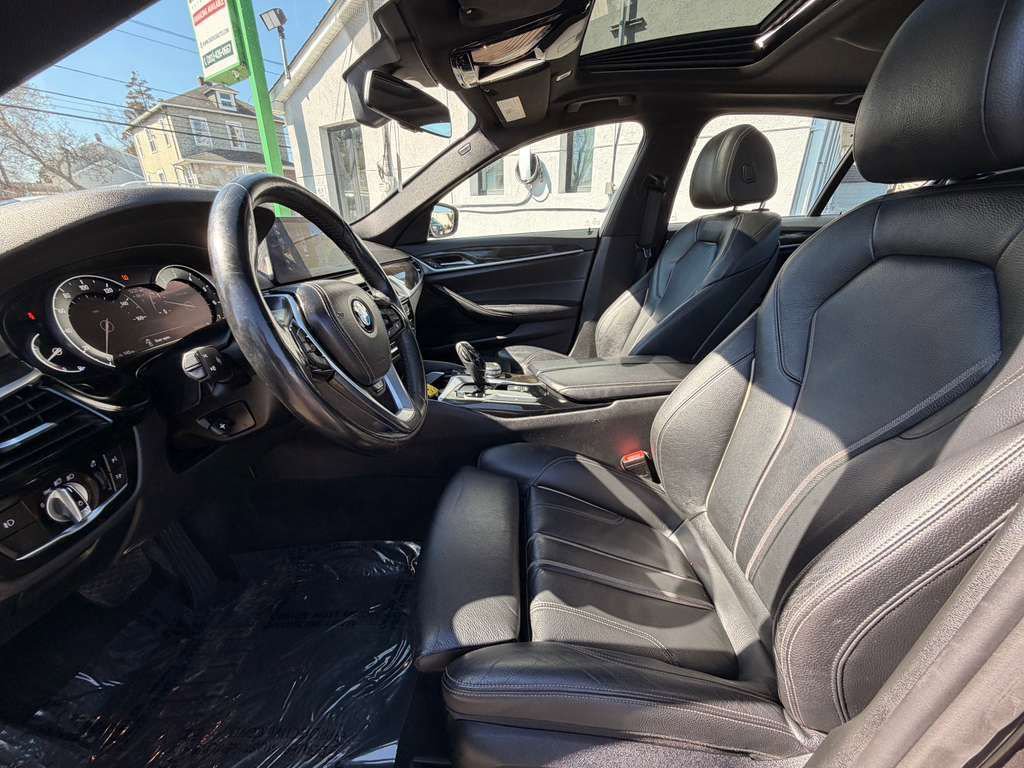 Used 2017 BMW 540i xDrive w/ Premium Package image 18