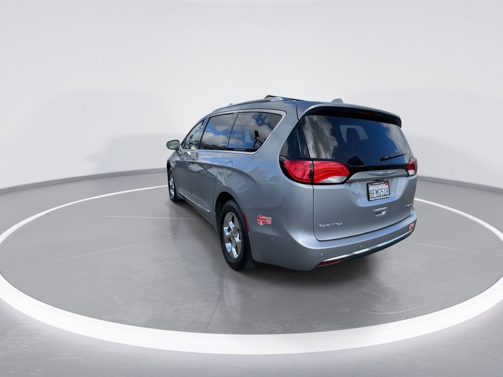 Used 2018 Chrysler Pacifica Limited w/ Advanced Safetytec Group FWD image 11