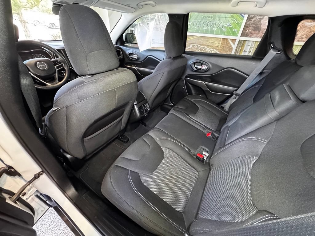 Used 2019 Jeep Cherokee Latitude w/ Popular Appearance Group AWD/4WD image 41