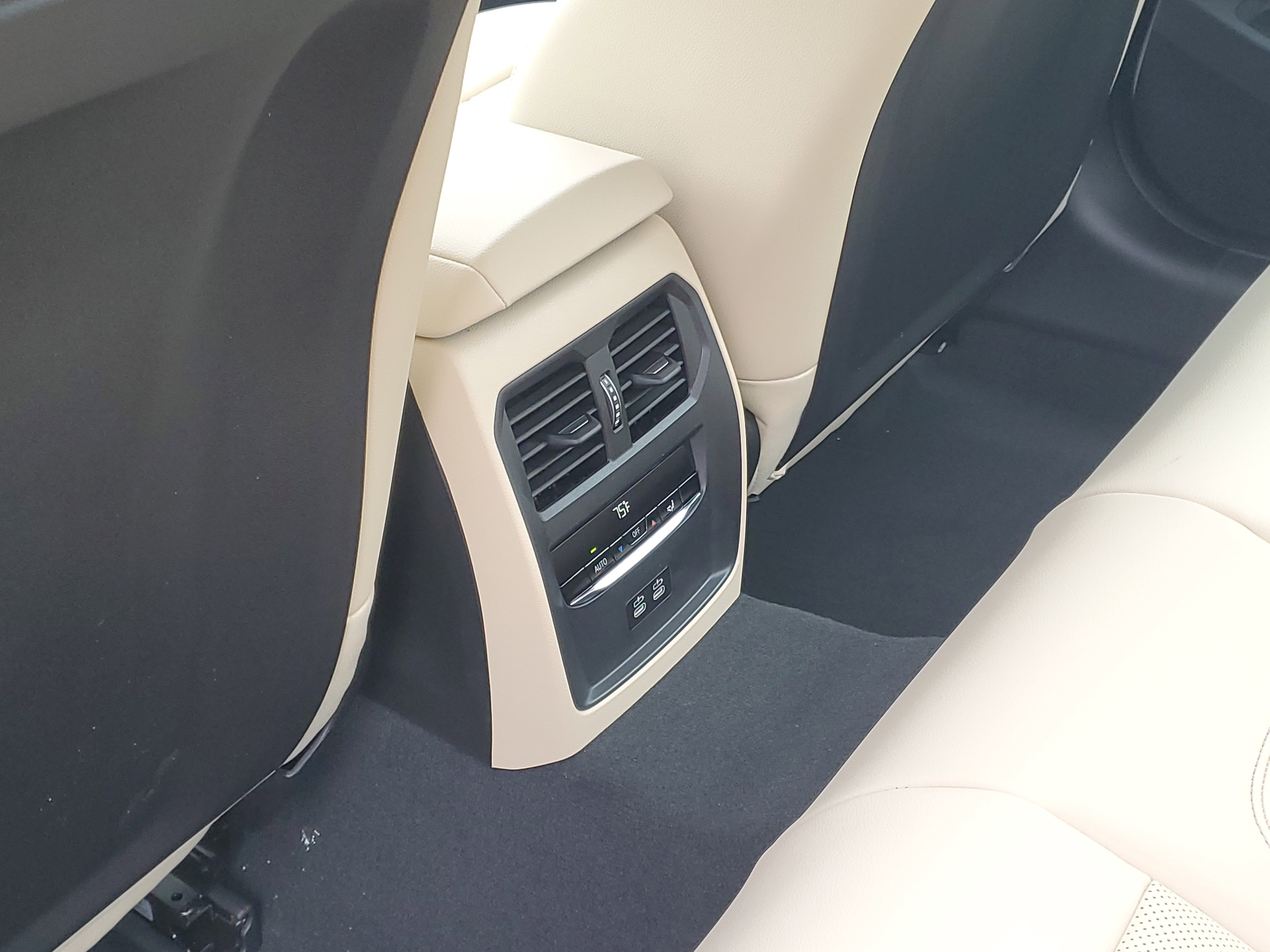 New 2026 BMW 330i xDrive Sedan w/ Premium Package image 25