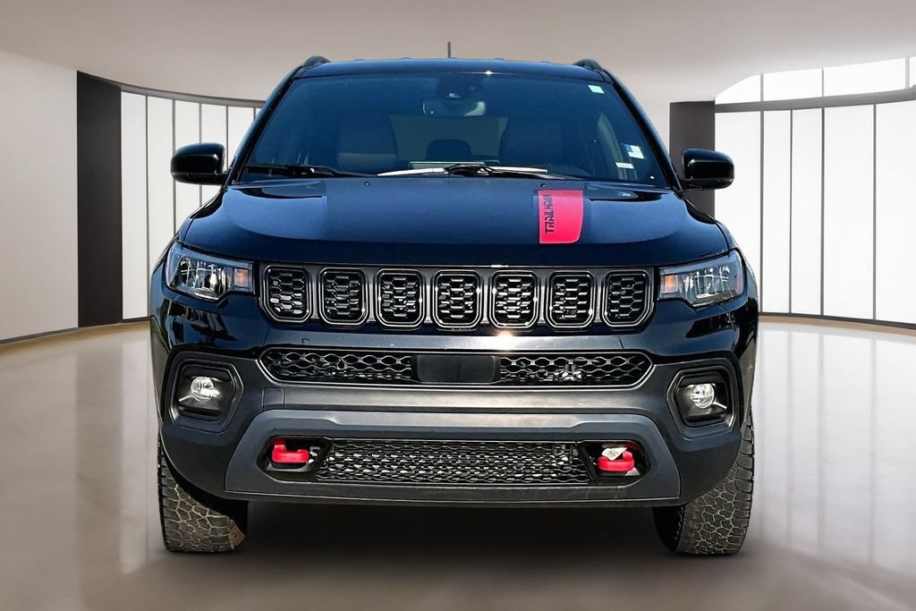 Used 2024 Jeep Compass Trailhawk AWD/4WD image 3