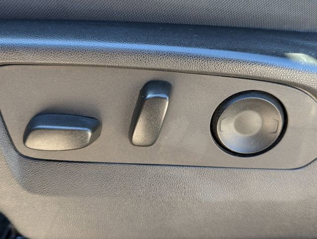 Used 2024 Chevrolet Silverado 2500 Custom w/ Custom Value Package image 14