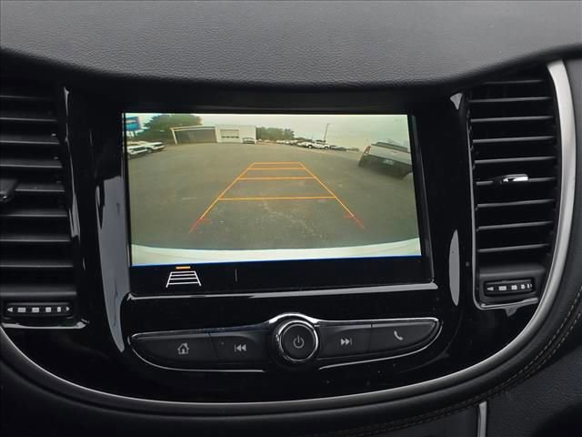 Used 2018 Chevrolet Trax LT w/ LT Convenience Package FWD image 24
